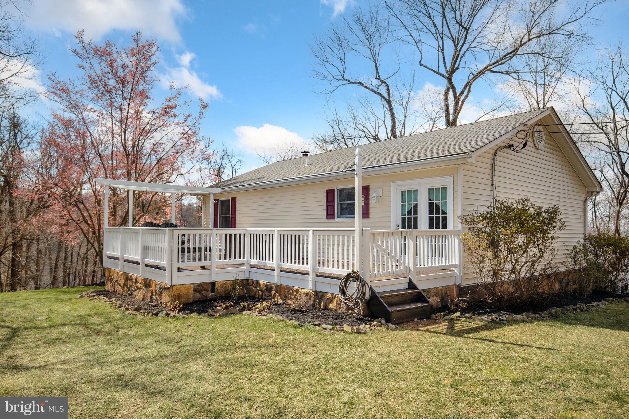 552 Bragg Drive Front Royal, VA 22630 - Photo 4 of 34