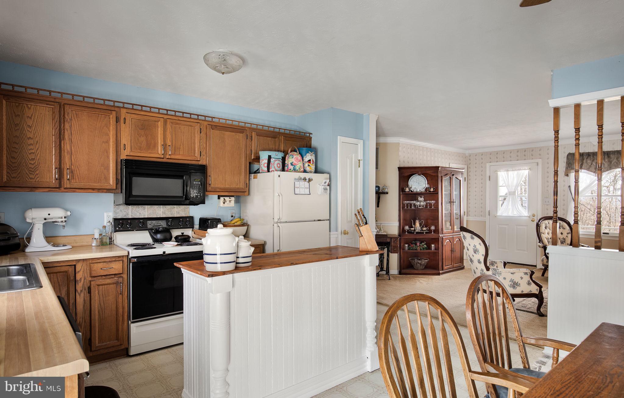 552 Bragg Drive Front Royal, VA 22630 - Photo 10 of 34 Kitchen