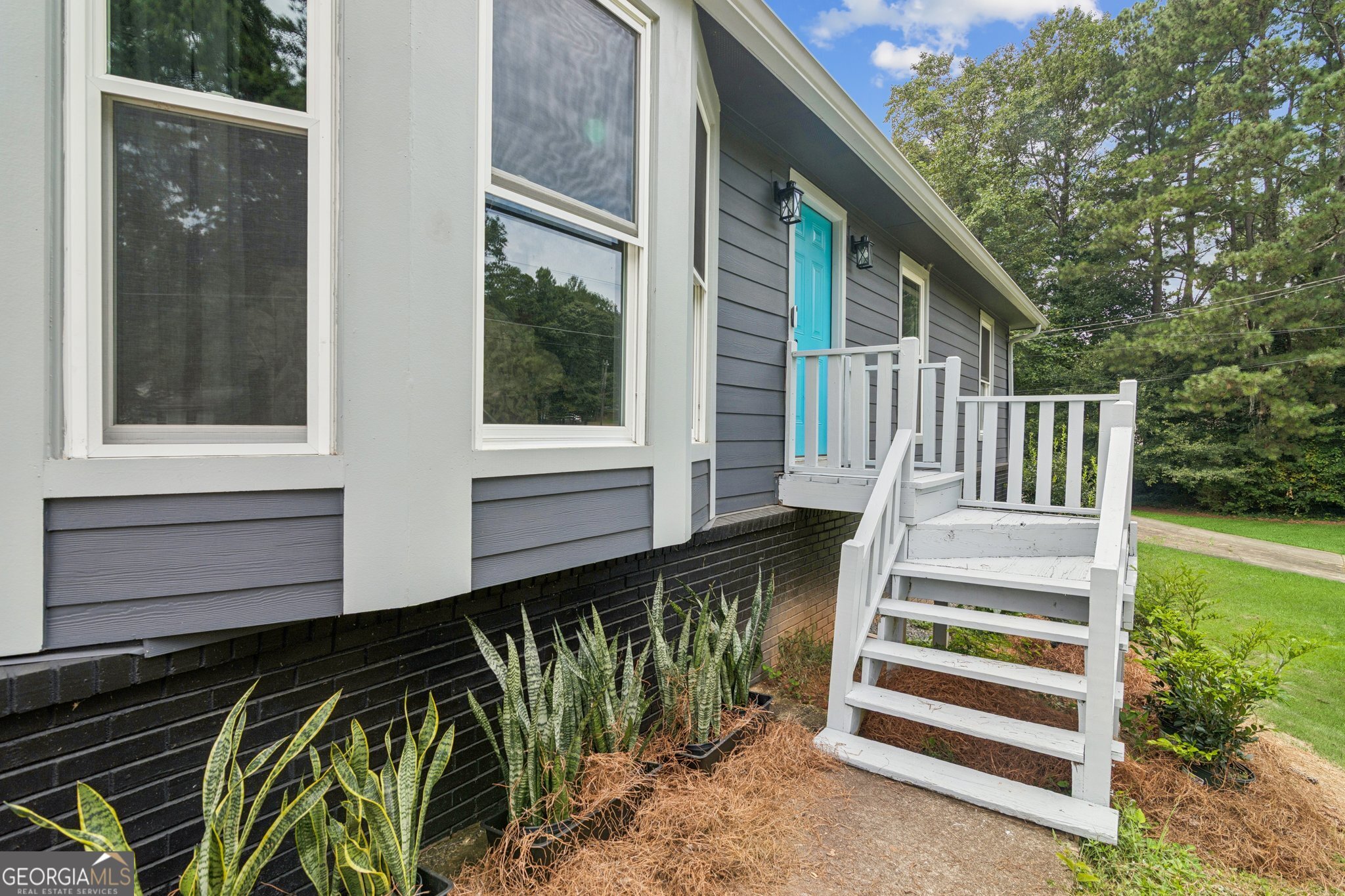693 Deering Road Southeast Conyers, GA 30094 - Photo 5 of 32