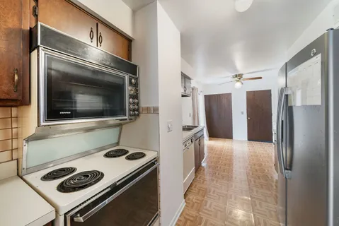 $340,000 | 302 Linden Lane, Wheeling, IL 60090