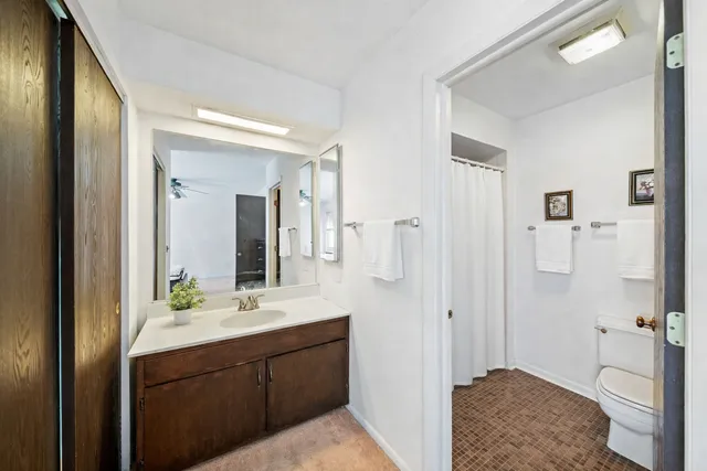 $340,000 | 302 Linden Lane, Wheeling, IL 60090