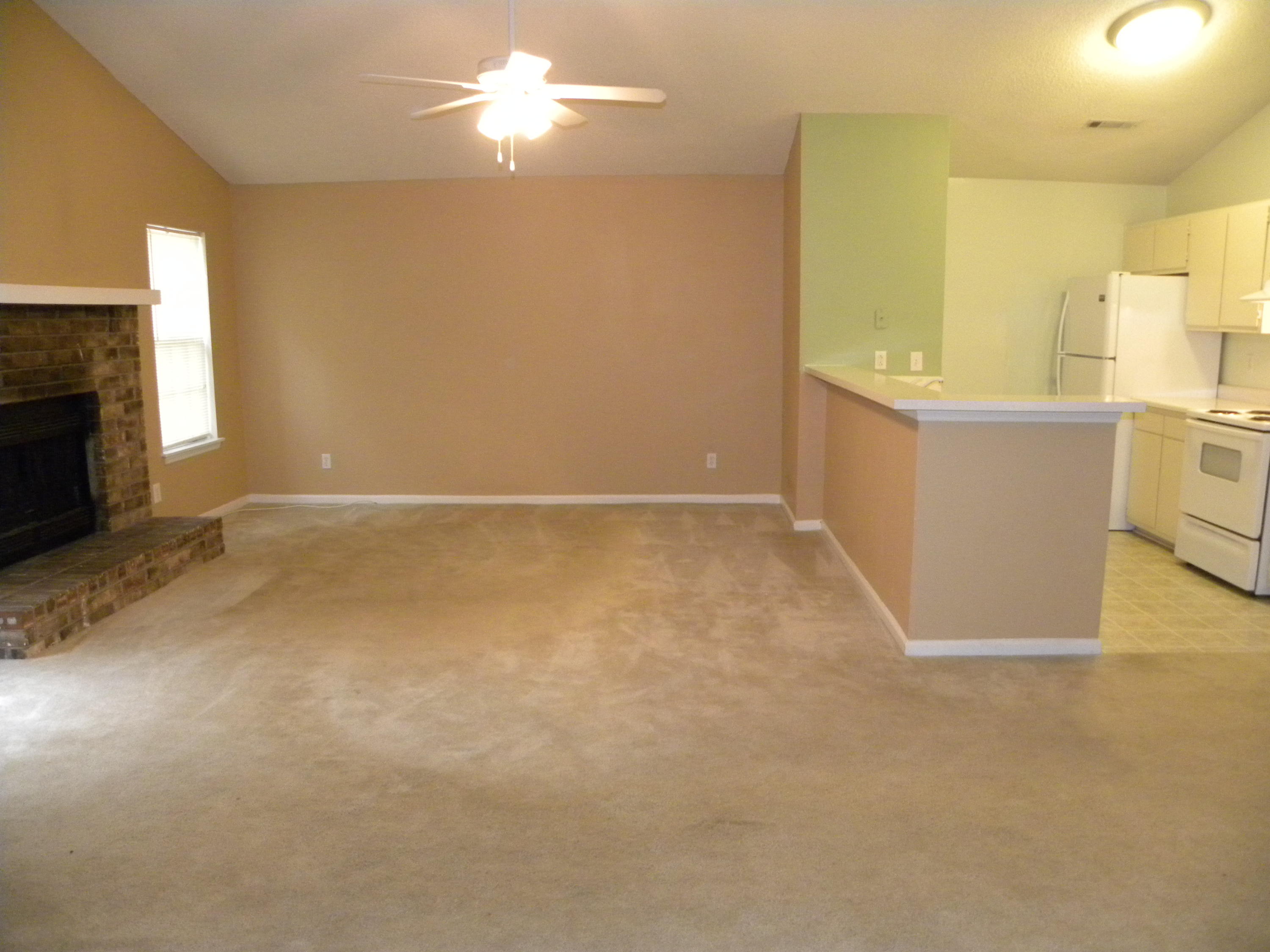 811 B Temple Road Ladson, SC 29456 - Photo 2 of 16 1DSCN1309