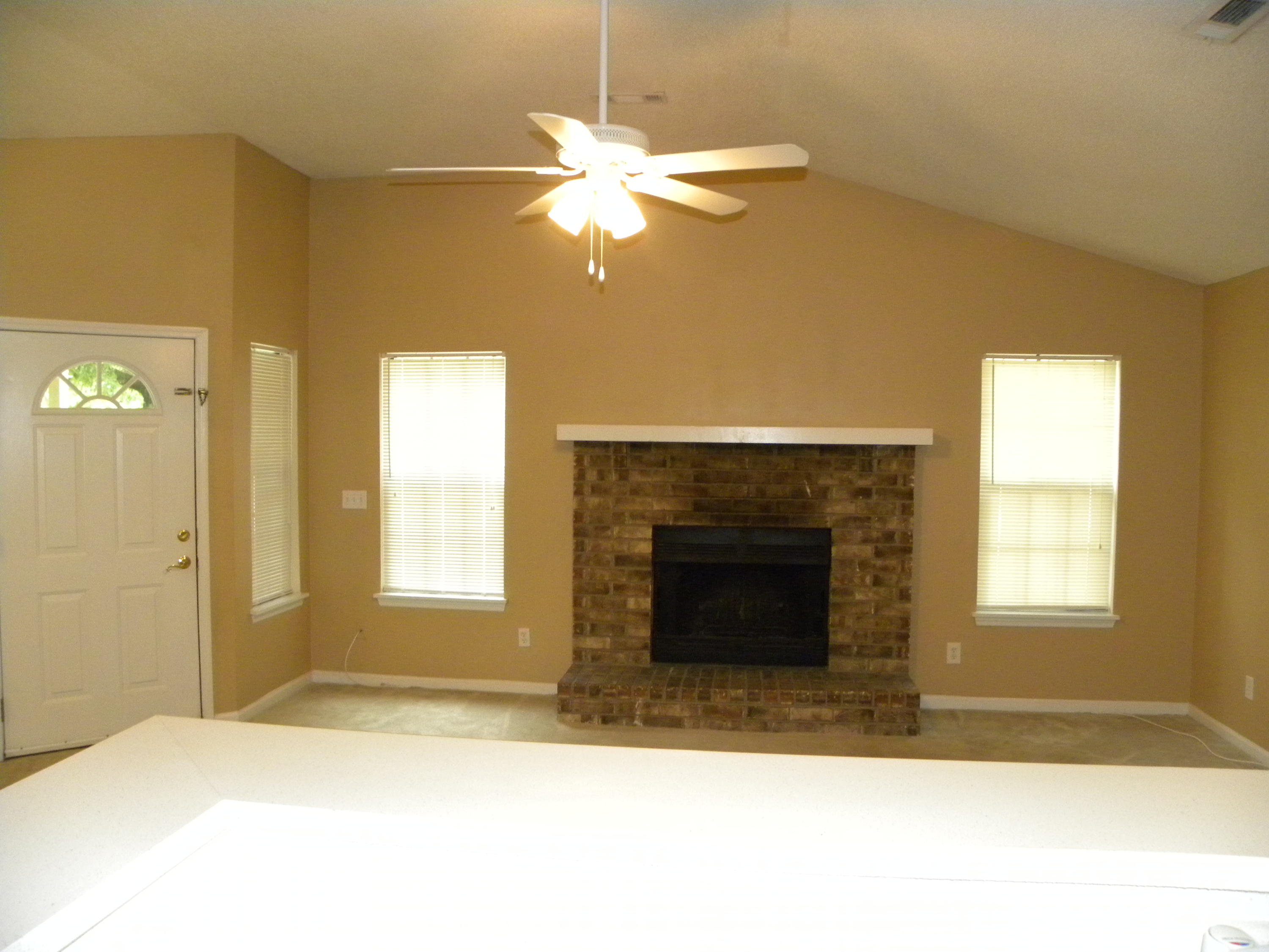 811 B Temple Road Ladson, SC 29456 - Photo 4 of 16 3DSCN1307