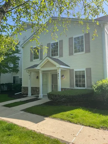 $1,700 | 801 Silverstone Drive, Unit 801, Carpentersville, IL 60110