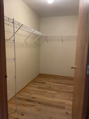 $1,700 | 801 Silverstone Drive, Unit 801, Carpentersville, IL 60110