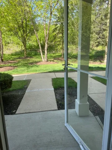 $1,700 | 801 Silverstone Drive, Unit 801, Carpentersville, IL 60110