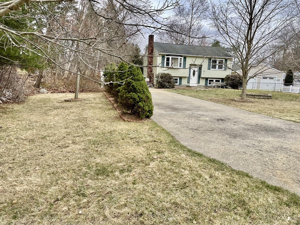 25 Charant Road Lowell, MA 01854 - Photo 4 of 27 Gallery Image 4
