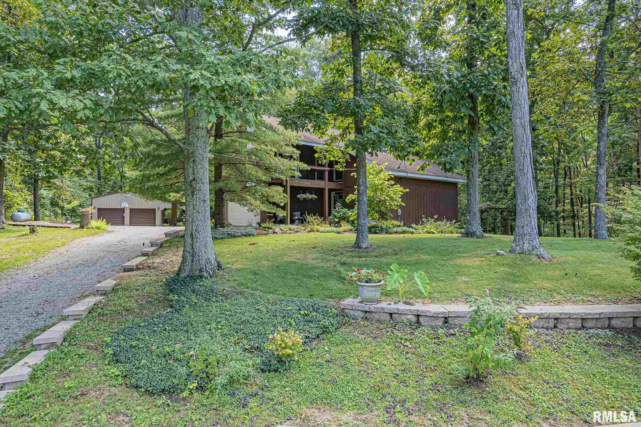3278 Townhouse Road Salem, IL 62881 - Photo 1 of 35