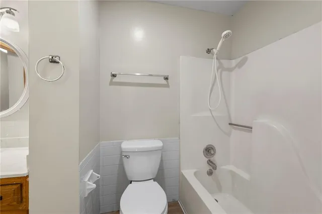 $295,000 | 725 Northeast Lyon Drive, Lee's Summit, MO 64086