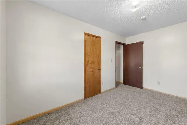 $295,000 | 725 Northeast Lyon Drive, Lee's Summit, MO 64086