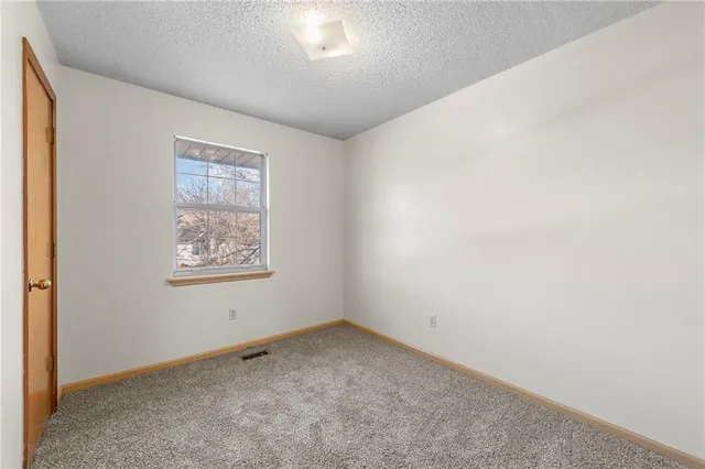 $295,000 | 725 Northeast Lyon Drive, Lee's Summit, MO 64086