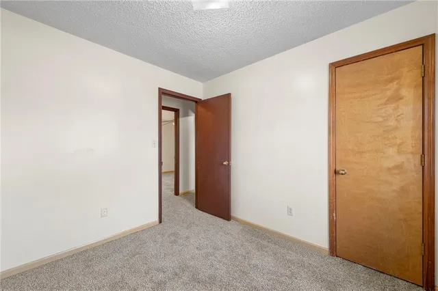 $295,000 | 725 Northeast Lyon Drive, Lee's Summit, MO 64086