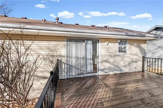 $295,000 | 725 Northeast Lyon Drive, Lee's Summit, MO 64086