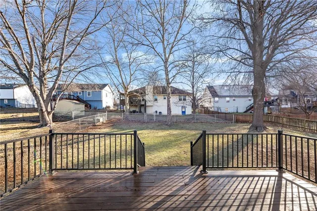 $295,000 | 725 Northeast Lyon Drive, Lee's Summit, MO 64086