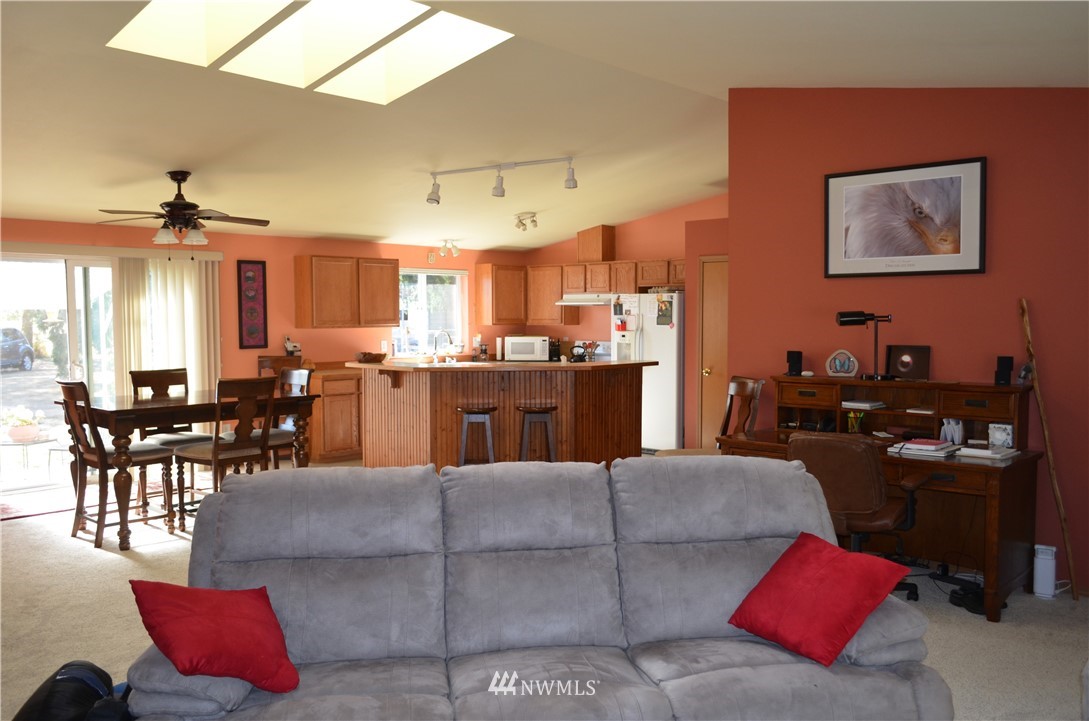 13510 Military Road Southeast Rainier, WA 98576 - Photo 8 of 19 Gallery Image 8