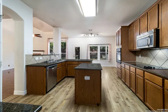 $2,550 | 25914 Mission Bluff, Boerne, TX 78015