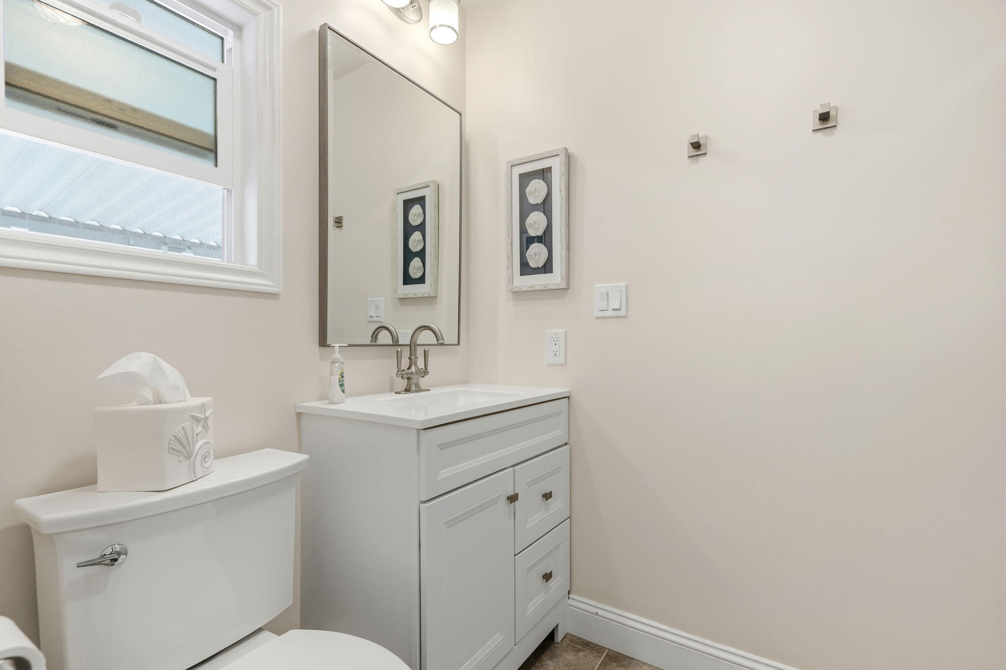 340 Old Mill Road, Unit SPC 152 Santa Barbara, CA 93110 - Photo 18 of 28 25-Bathroom 2