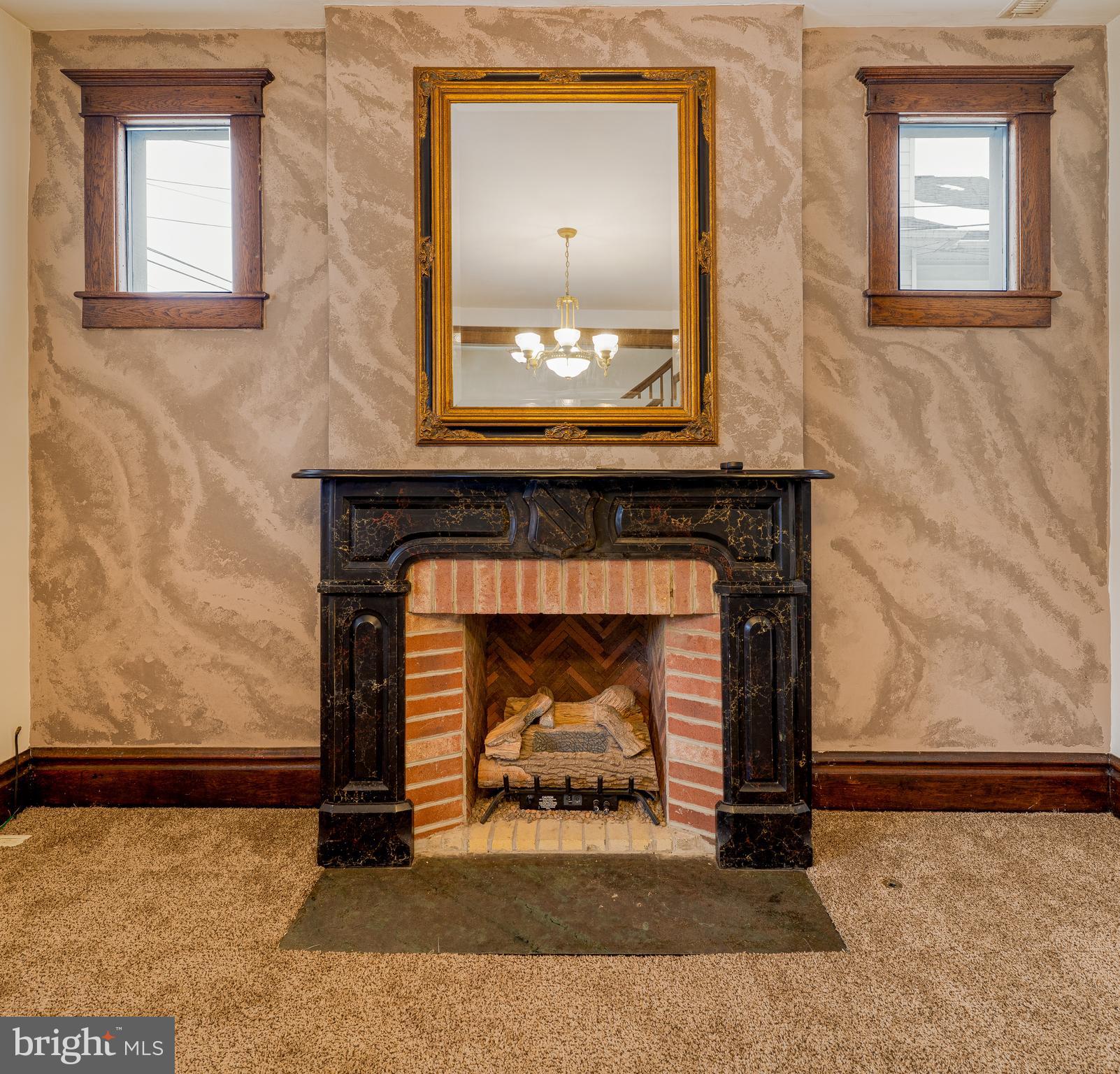 501 Warren Street Cumberland, MD 21502 - Photo 21 of 72 Living Room Fireplacw