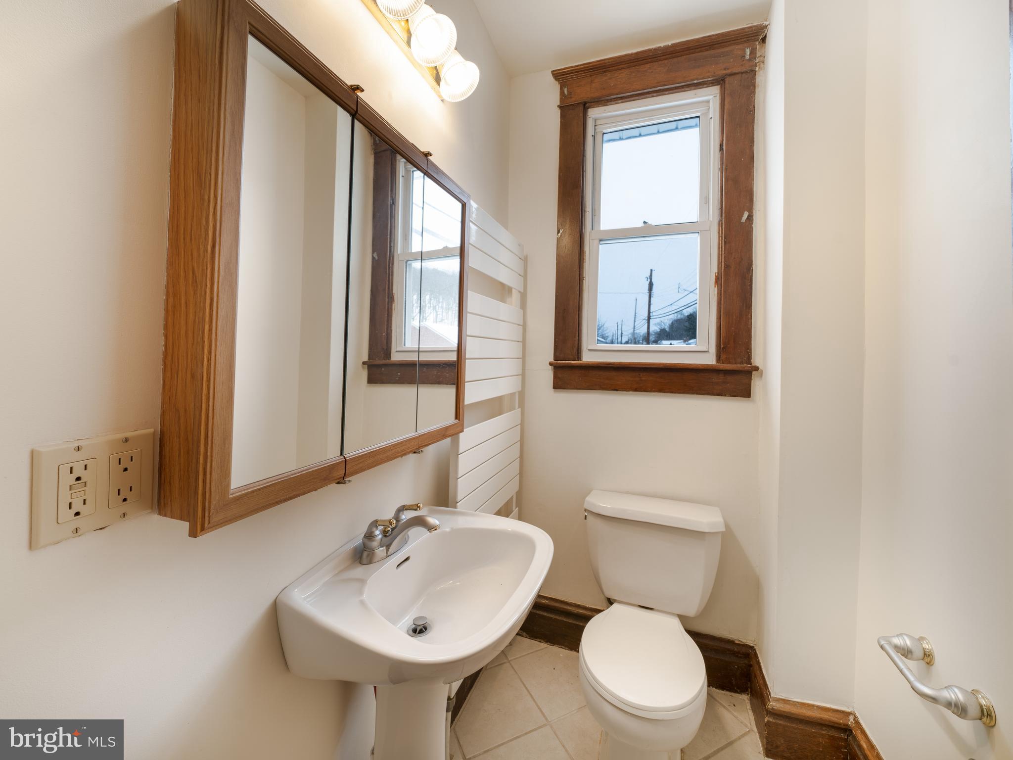 501 Warren Street Cumberland, MD 21502 - Photo 28 of 72 Bathroom