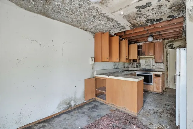 $199,000 | 933 Acosta Plaza, Unit 35, Salinas, CA 93905