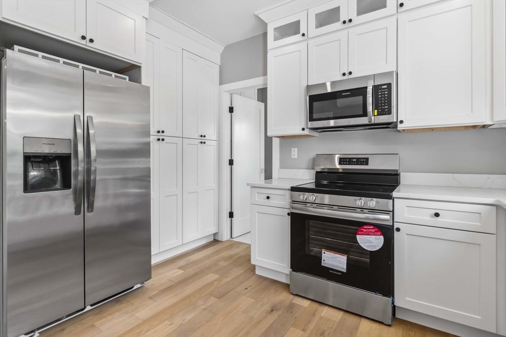 16 Hillside Street, Unit 1 Maynard, MA 01754 - Photo 2 of 30