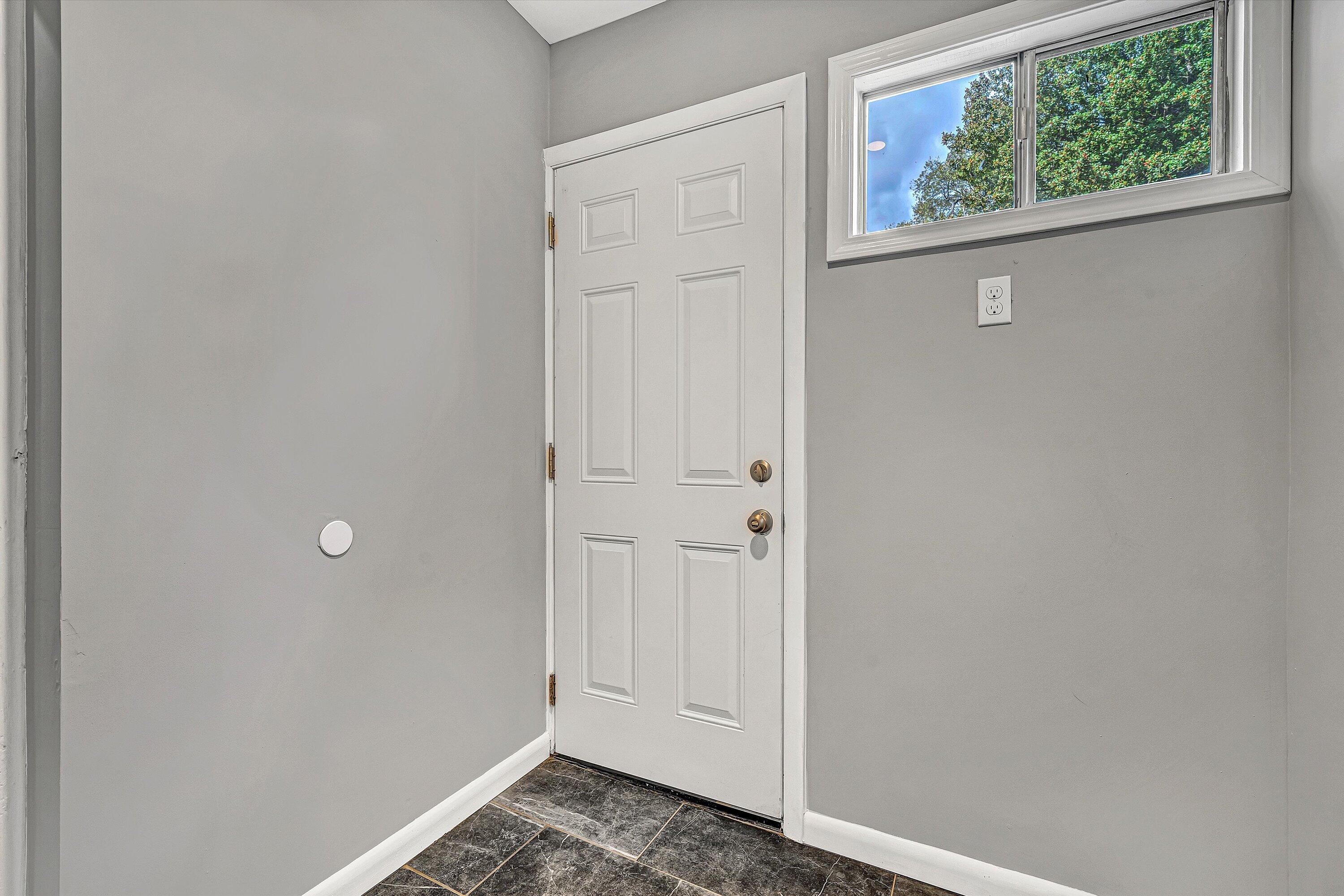 1725 Arlington Road Southwest Roanoke, VA 24015 - Photo 19 of 44 a view of small space