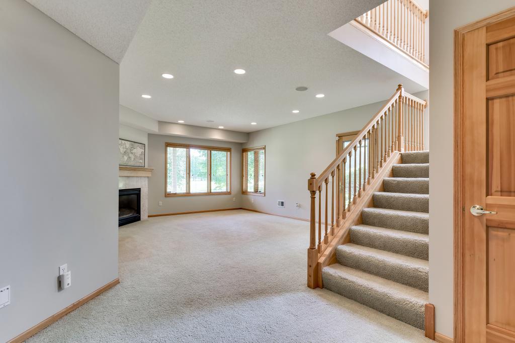 14889 Valley View Road Eden Prairie, MN 55344 - Photo 14 of 25 Gallery Image 14