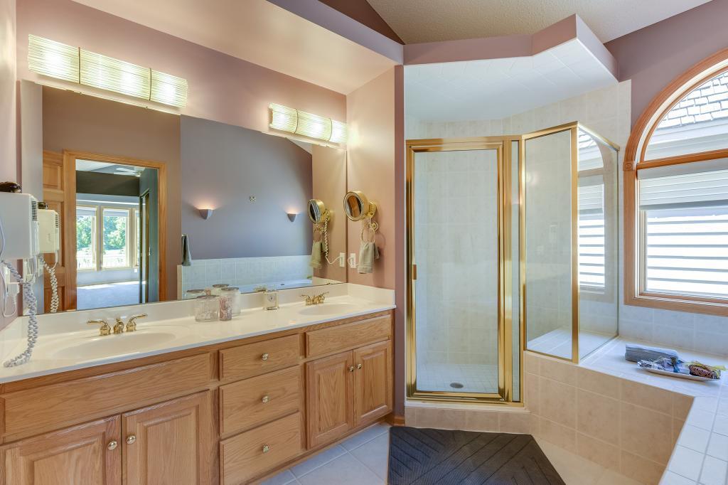14889 Valley View Road Eden Prairie, MN 55344 - Photo 10 of 25 Gallery Image 10