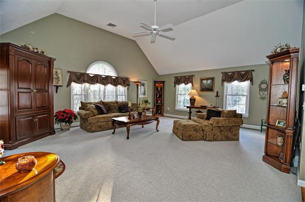 44 Huckleberry Road Hopkinton, MA 01748 - Photo 15 of 30 Gallery Image 15