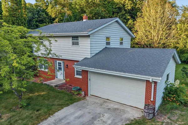 $375,000 | 3552 Lusan Drive, Cedarburg, WI 53012