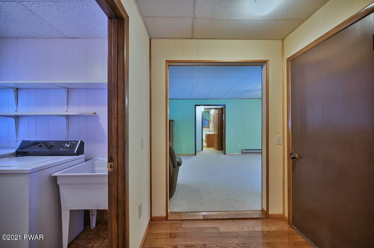 142 Market Road Greeley, PA 18425 - Photo 6 of 98