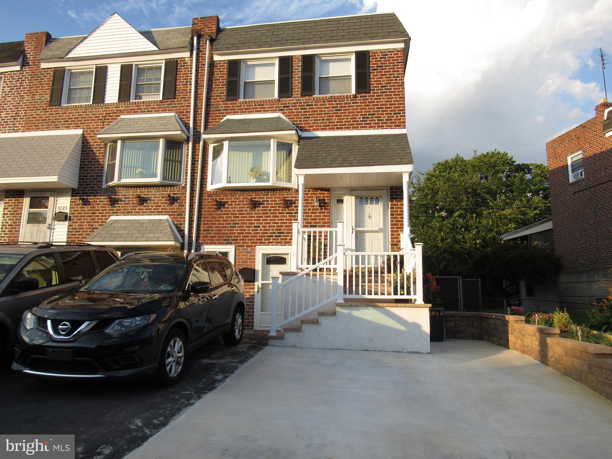 3125 Holly Road Philadelphia, PA 19154 - Photo 1 of 40