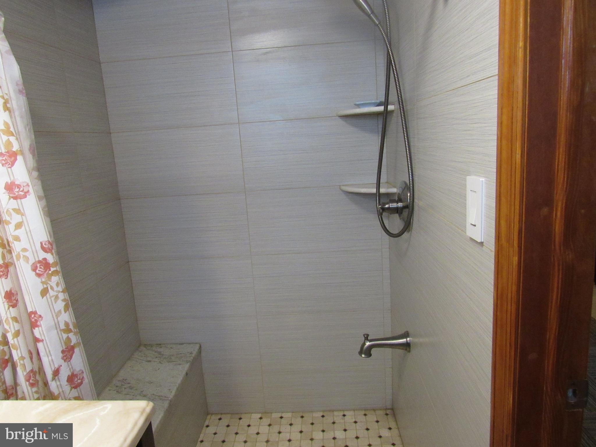 3125 Holly Road Philadelphia, PA 19154 - Photo 27 of 40