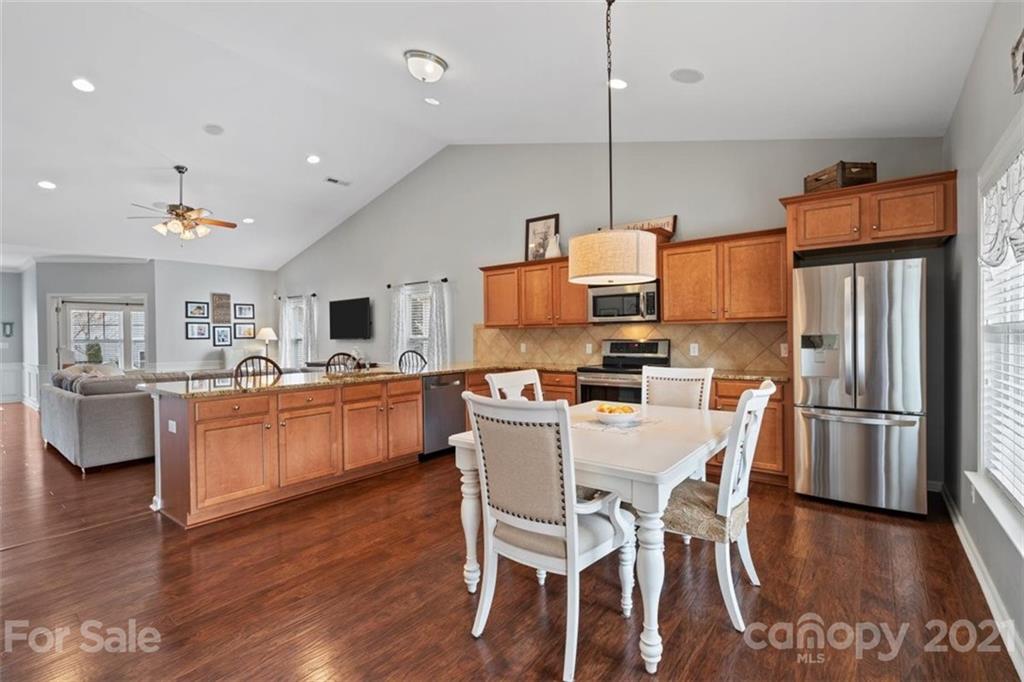 2332 Celandine Way Tega Cay, SC 29708 - Photo 14 of 37 Gallery Image 14