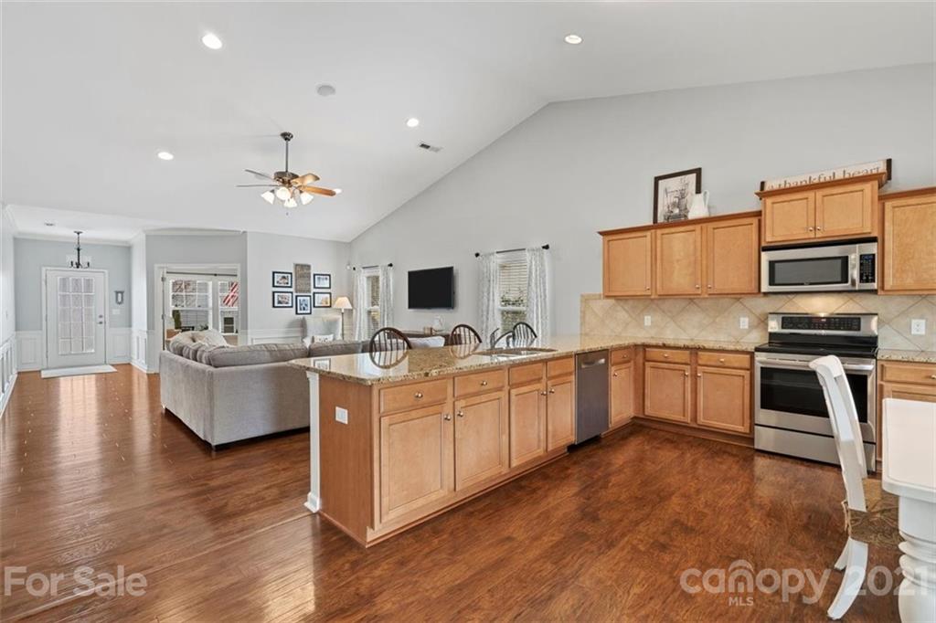 2332 Celandine Way Tega Cay, SC 29708 - Photo 17 of 37 Gallery Image 17