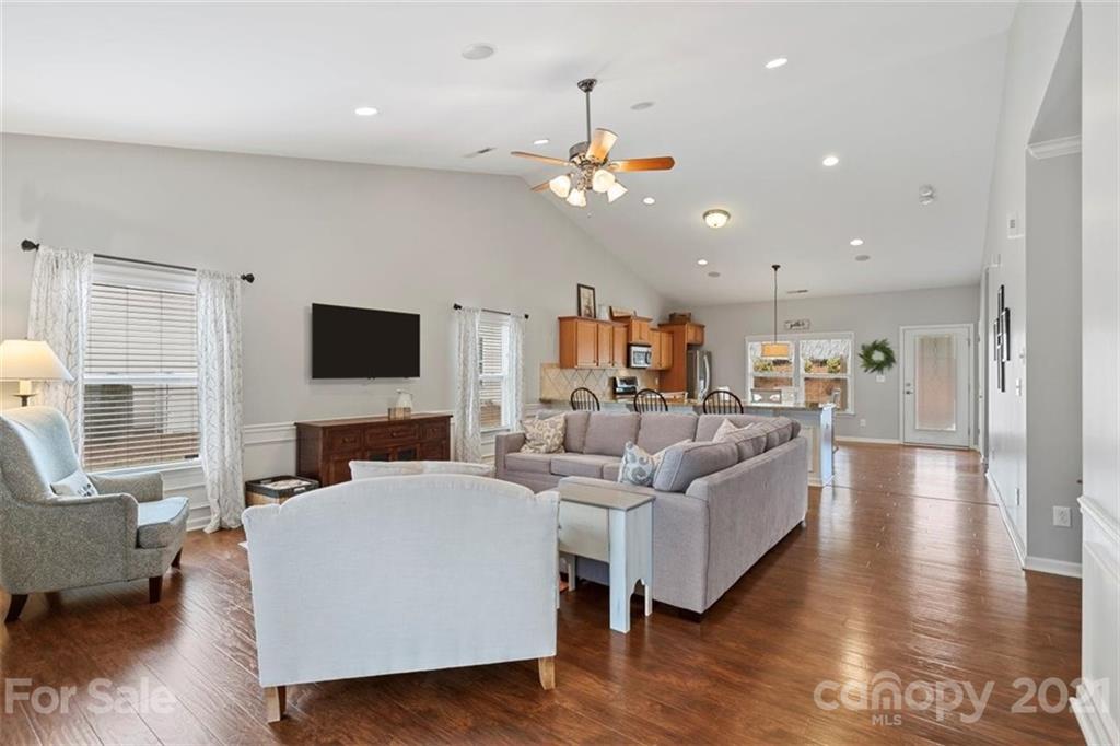 2332 Celandine Way Tega Cay, SC 29708 - Photo 10 of 37 Gallery Image 10