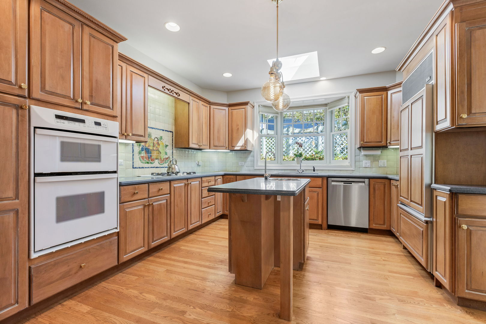 838 Cherry Street Winnetka, IL 60093 - Photo 9 of 36