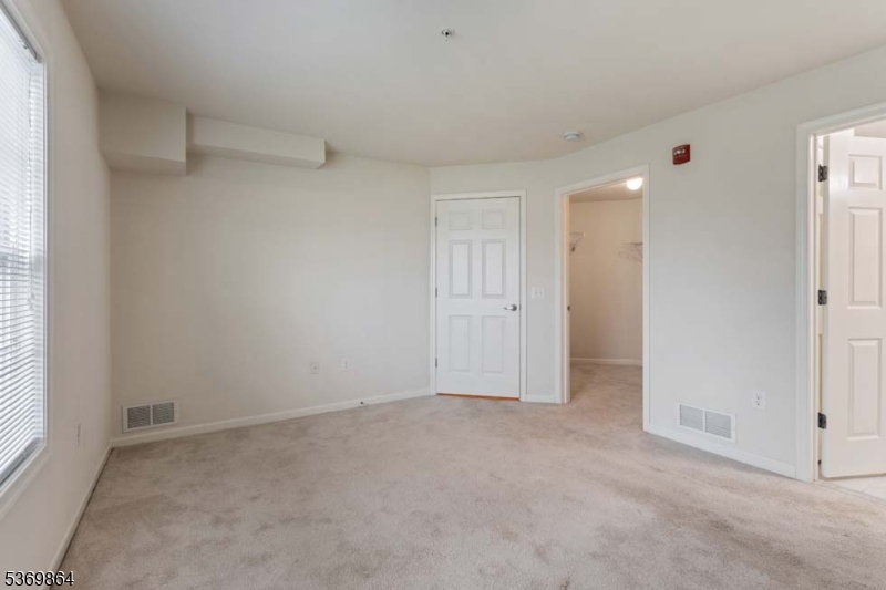 60 Astor Place Springfield, NJ 07081 - Photo 9 of 14