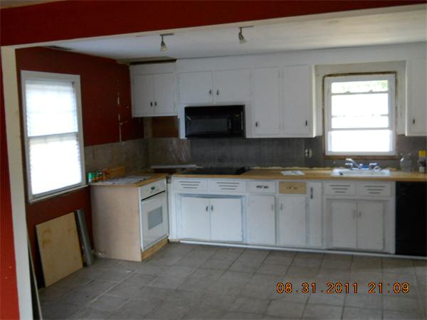 282 Bolton Street Springfield, MA 01119 - Photo 2 of 6