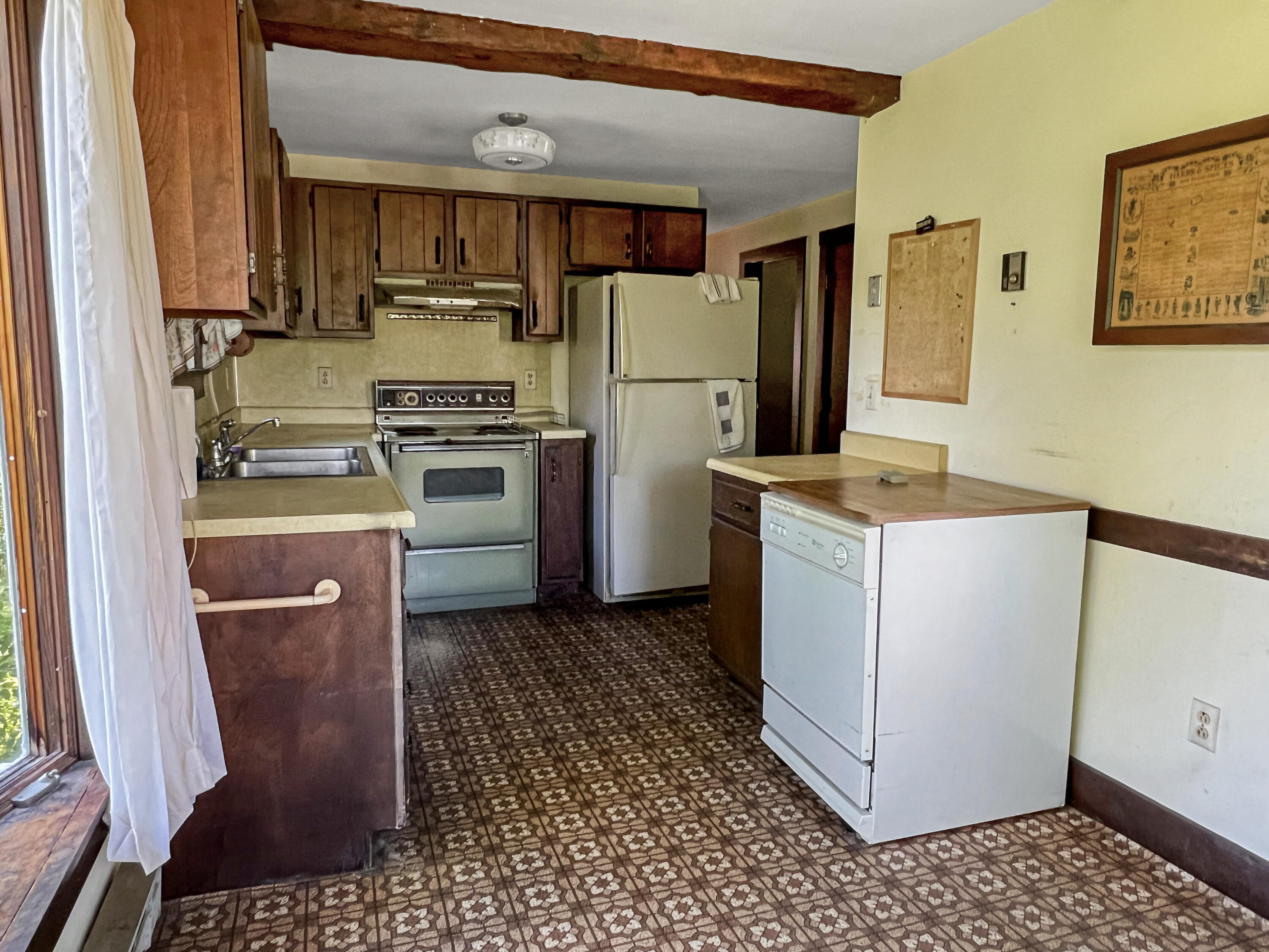 109 Cobb Road Turner, ME 04282 - Photo 27 of 47 IMG_1757