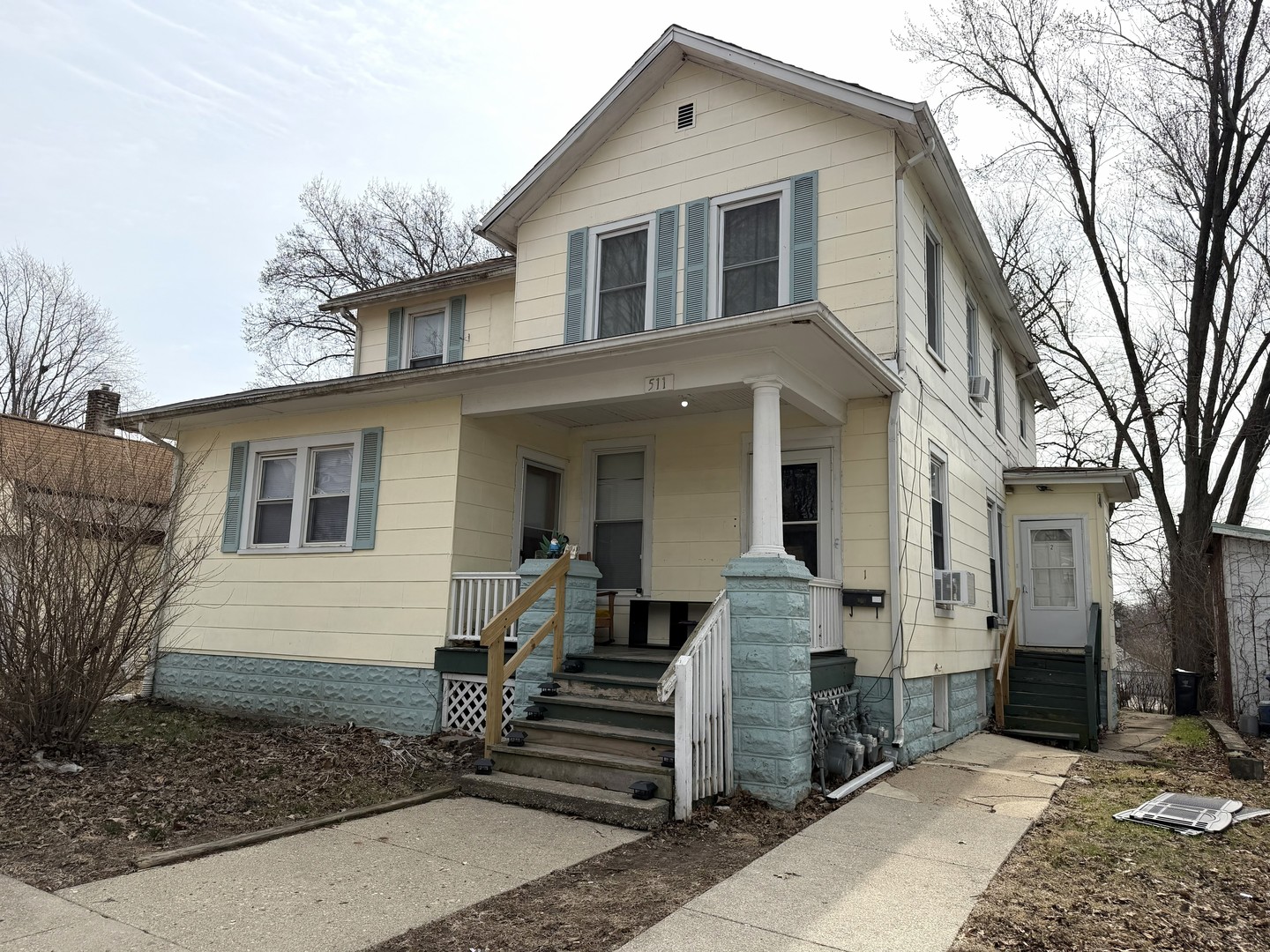 511 East Jackson Street Bloomington, IL 61701 - Photo 2 of 20