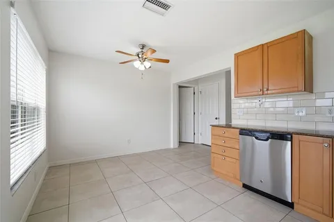 $379,000 | 10604 Lakeside Vista Drive, Riverview, FL 33569