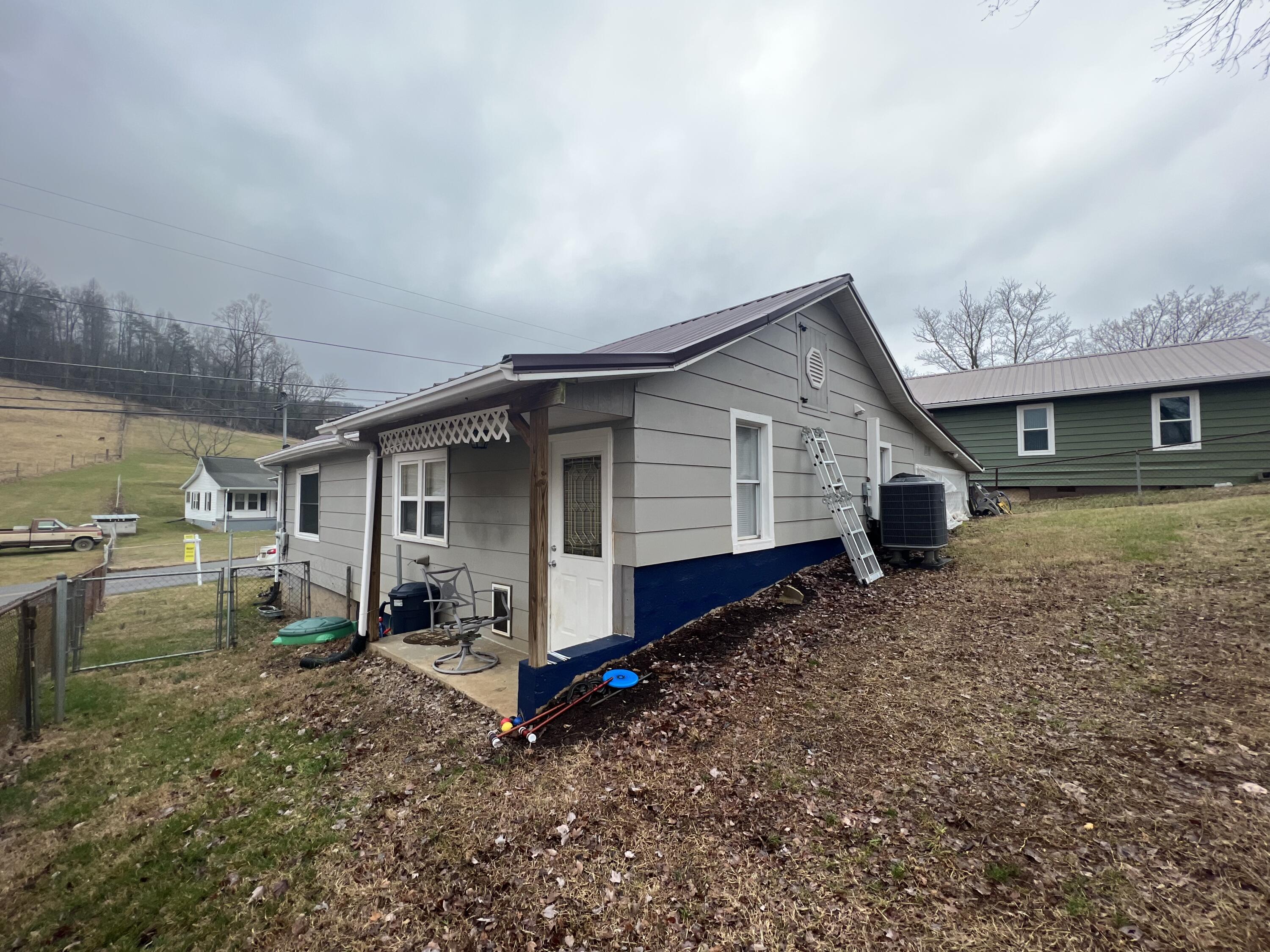 821 East Carters Valley Road Gate City, VA 24251 - Photo 4 of 15 2C7F47A9-6ACA-4FA6-8E94-AC100BE766CE