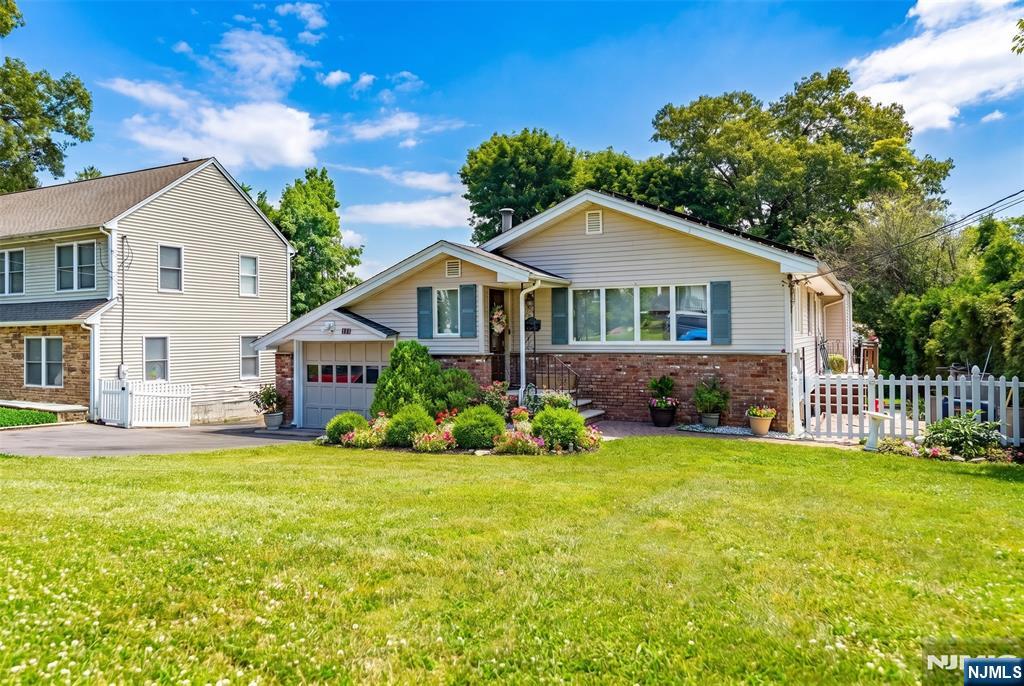 447 Van Dyke Street Ridgewood, NJ 07450 - Photo 1 of 29