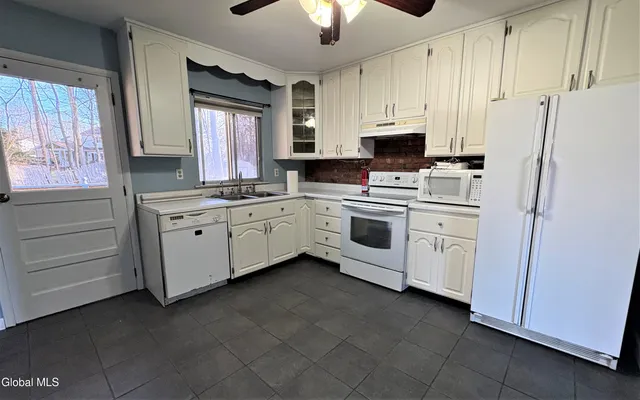 $399,000 | 12 Clove Court, Clifton Park, NY 12065