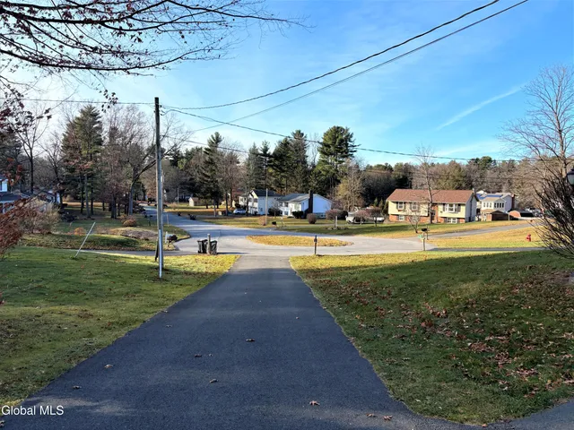 $399,000 | 12 Clove Court, Clifton Park, NY 12065