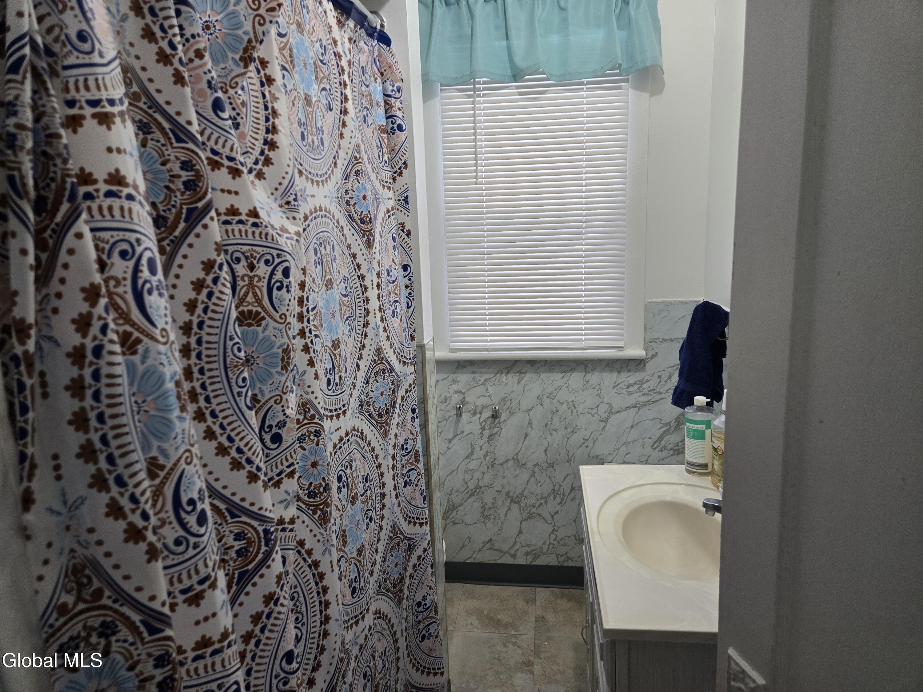 364 Michigan Avenue, Unit 2 Schenectady, NY 12303 - Photo 4 of 15 20250913_161248