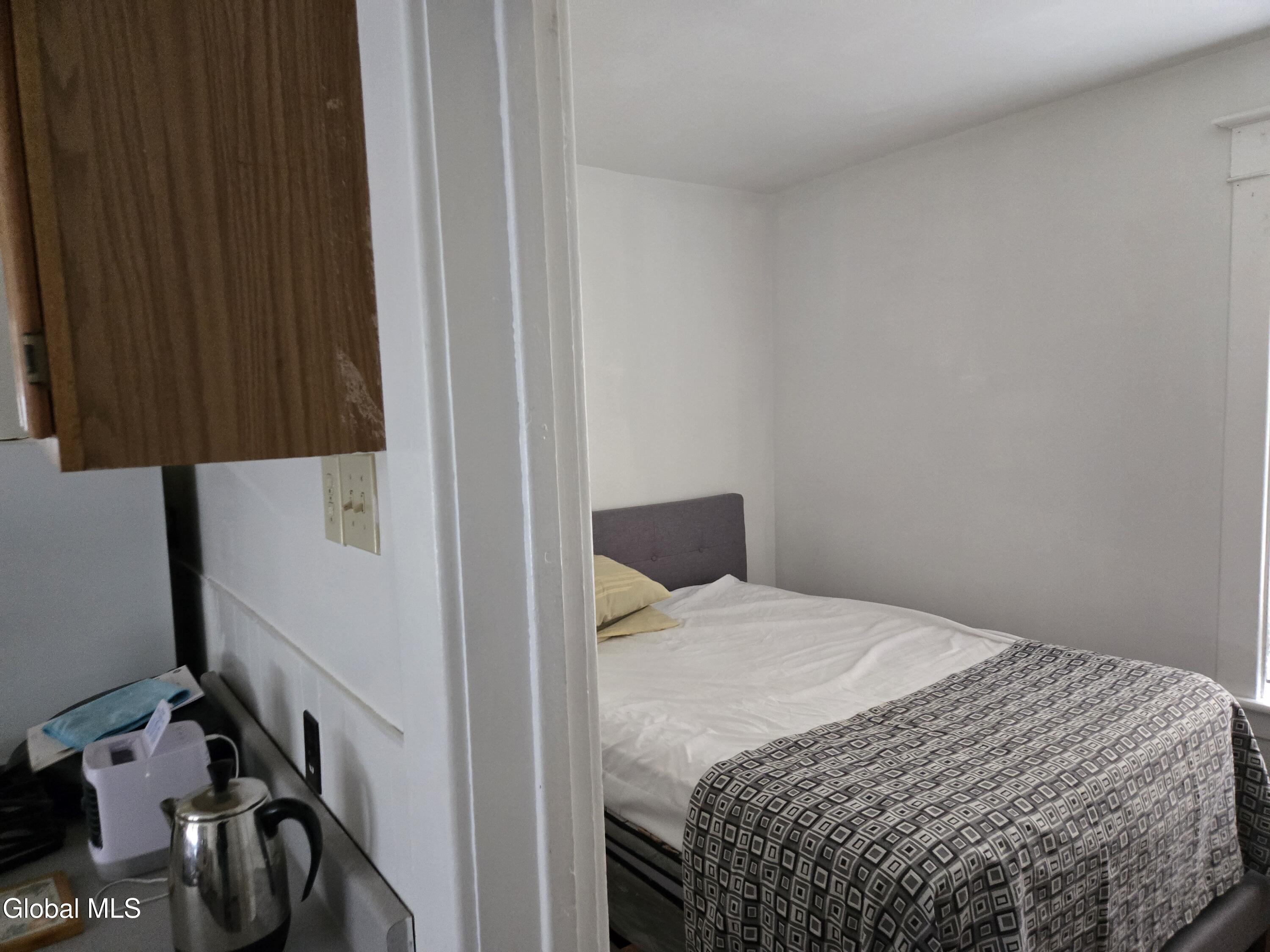 364 Michigan Avenue, Unit 2 Schenectady, NY 12303 - Photo 6 of 15 20250913_161310