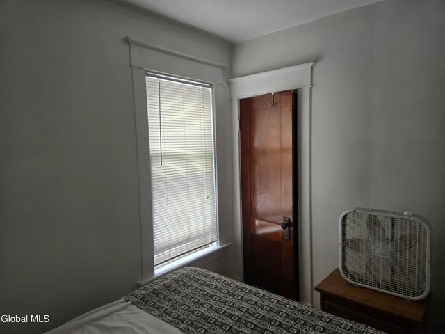 $1,150 | 364 Michigan Avenue, Unit 2, Schenectady, NY 12303