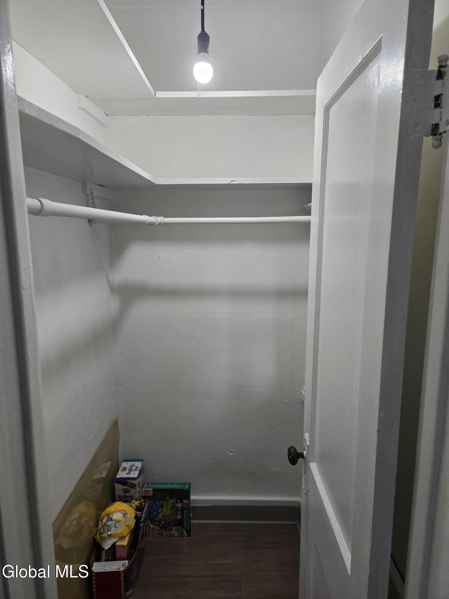 364 Michigan Avenue, Unit 2 Schenectady, NY 12303 - Photo 9 of 15 20250913_161359